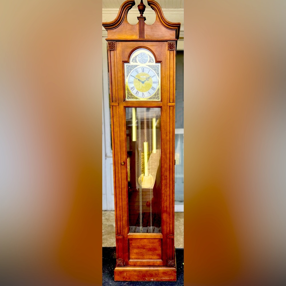 Howard Miller 1977 vintage Grandfather Clock model 610